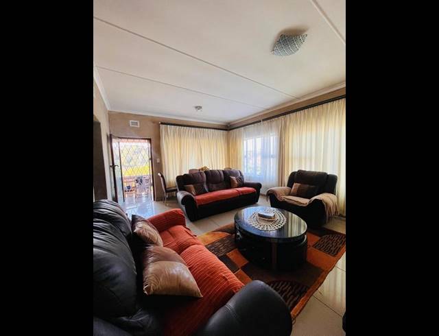 4 BEDROOM PROPERTY TO RENT IN SEA PARK